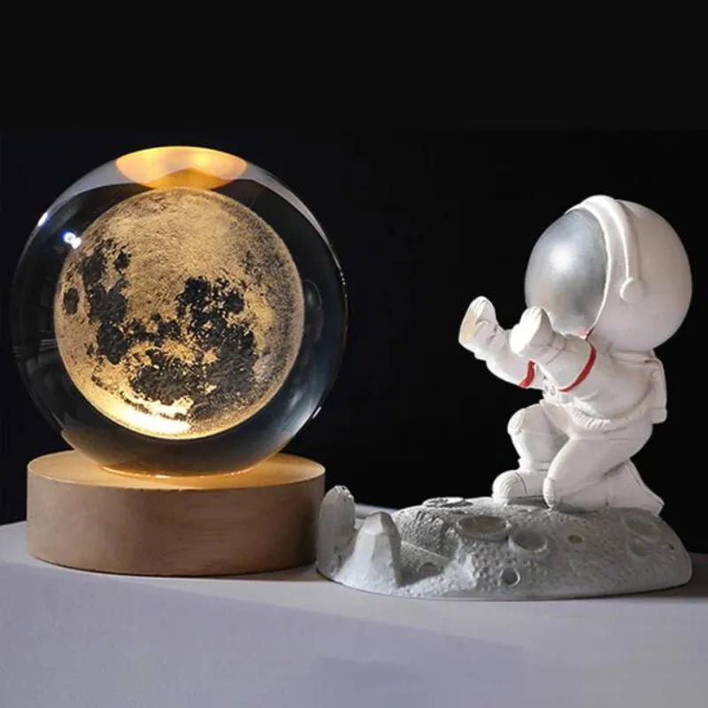 Lampa Glob de Cristal cu Luna cadou fascinant